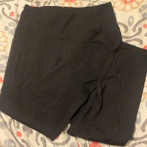victoria sport leggings, has pockets very comfortable